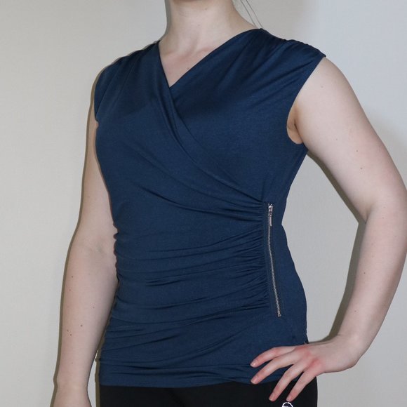 Le Chateau Sleeveless Top with Zipper Accent - Picture 5 of 6